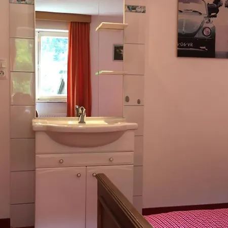 ゲストハウス Appartments Stefania Tösenssteinach